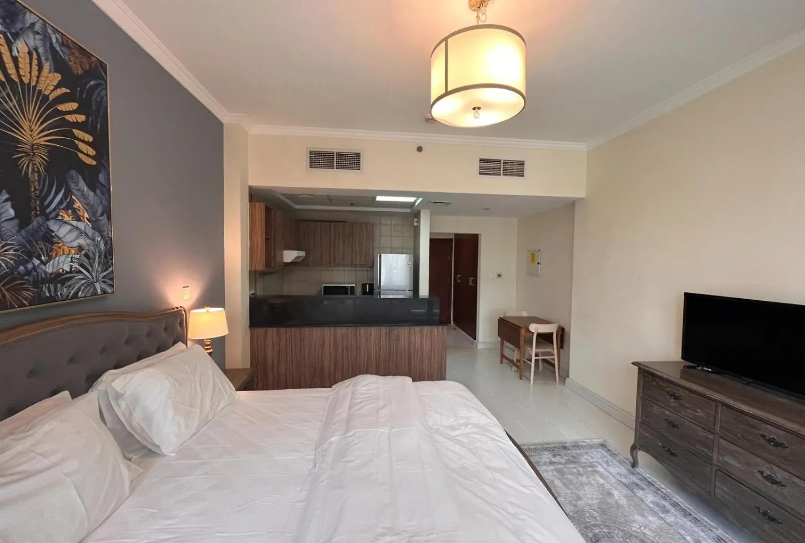 Apartment Stylish Studio With Balcony In Downtown Dubai