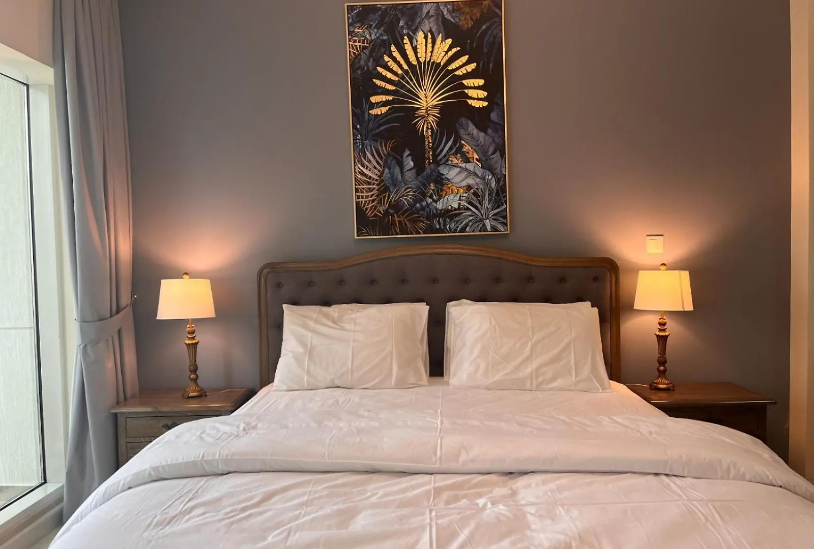 Stylish Studio With Balcony In Downtown Dubai location